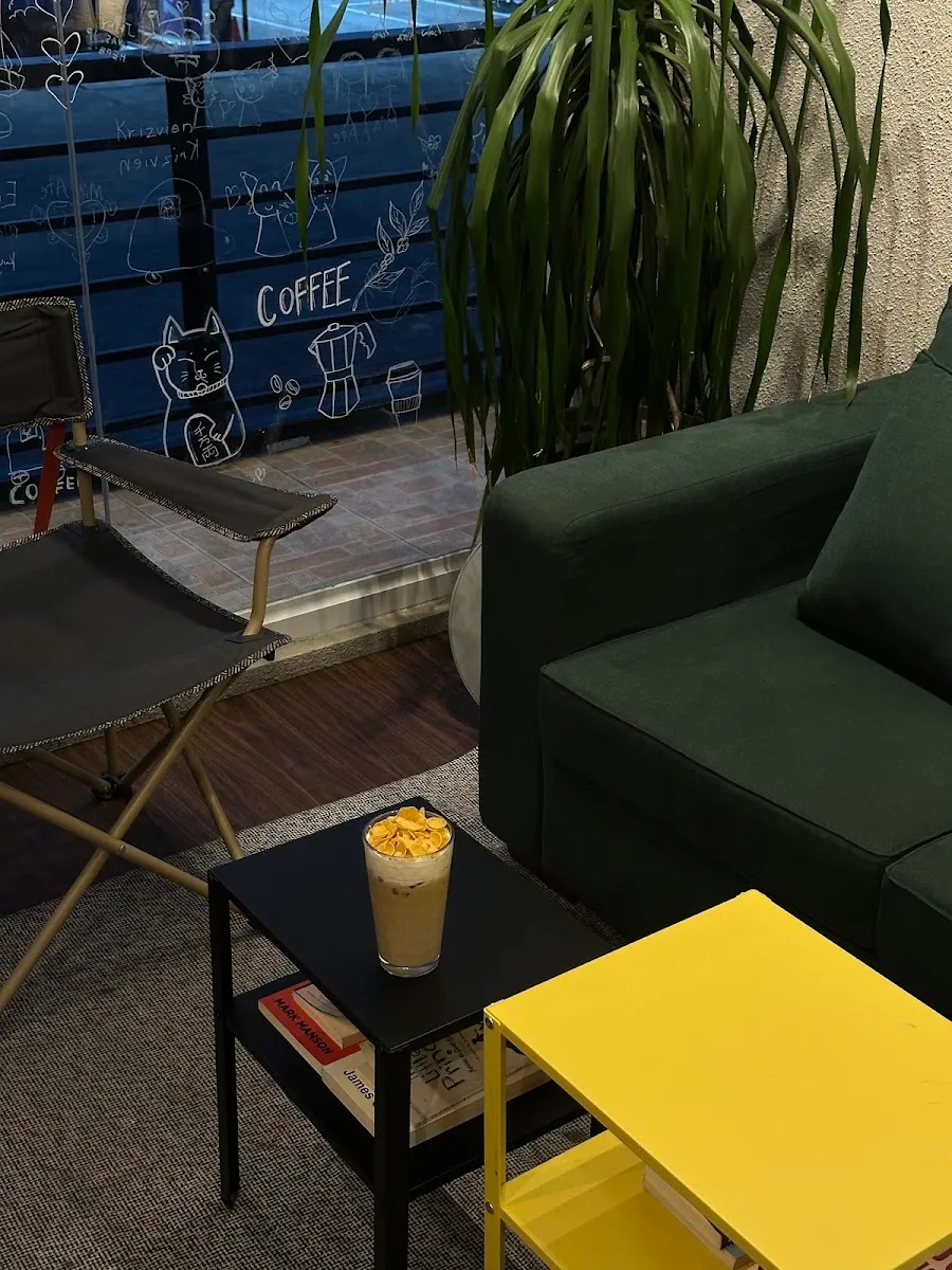 Lounge seating with iced coffee