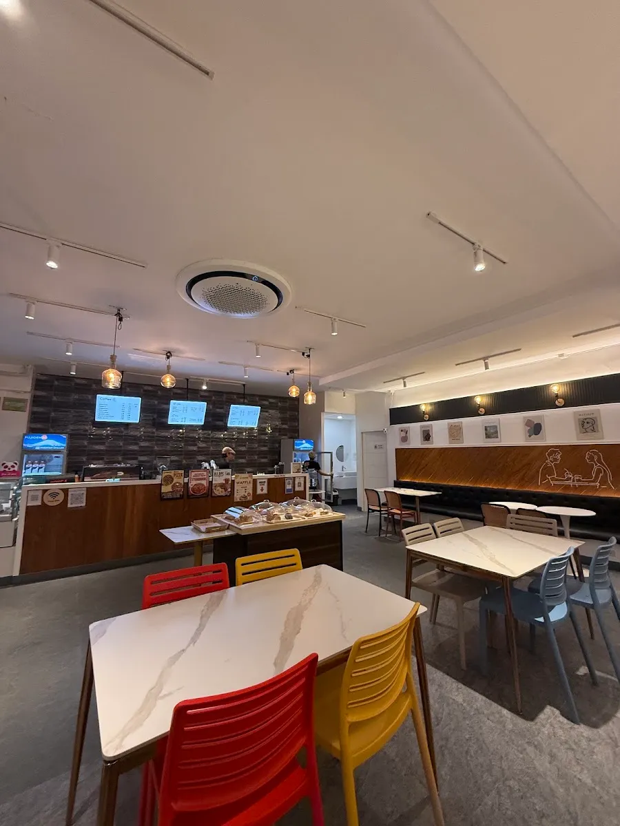 Seating area and counter