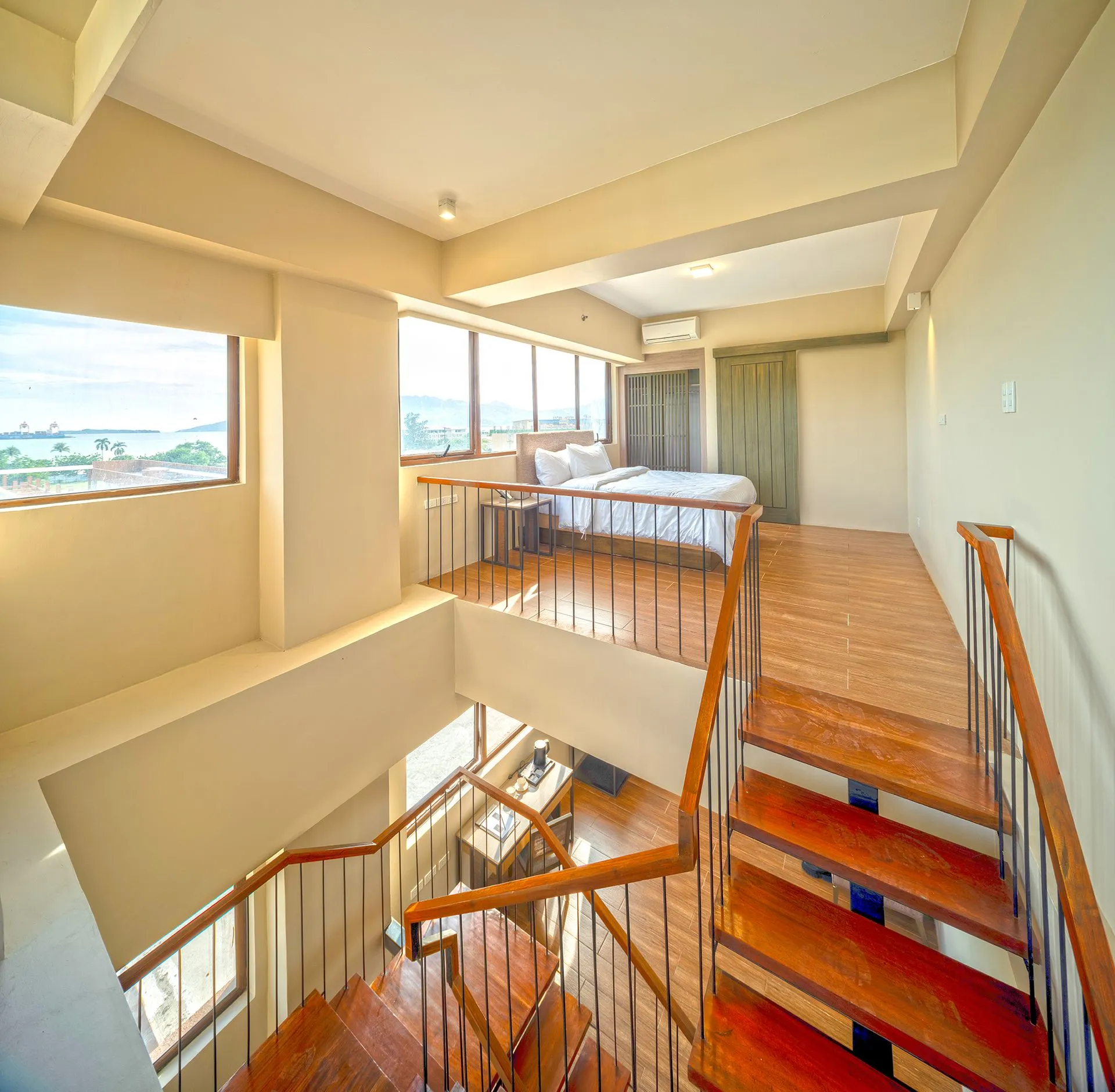Loft suite with sea view