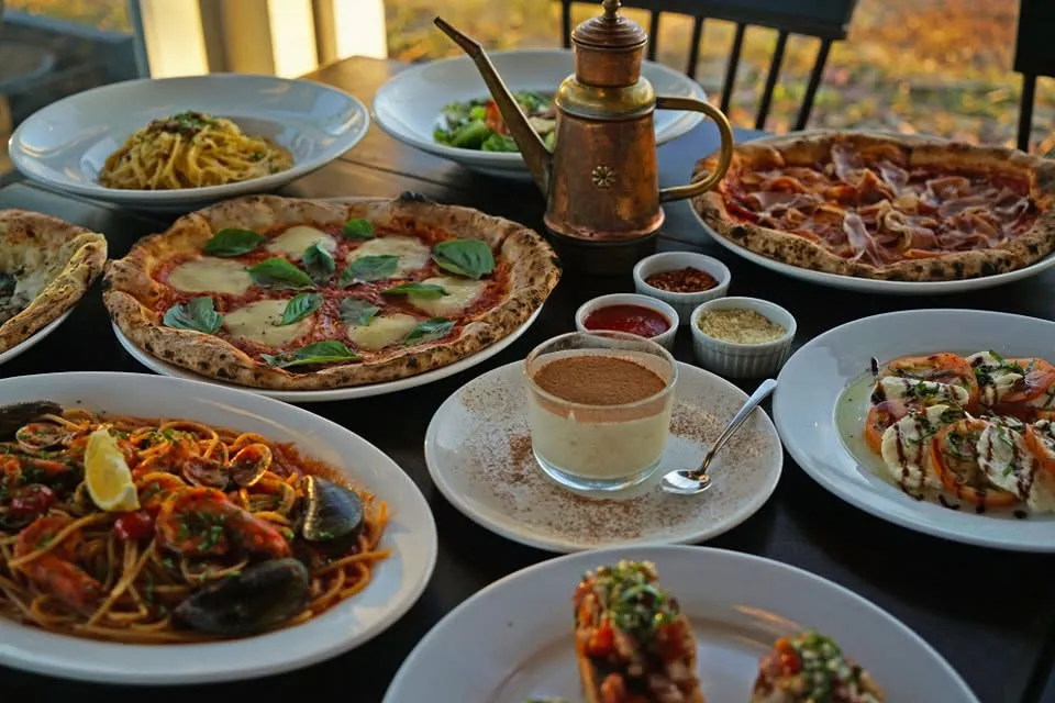 Leonardo's Pizza Tradizionale — Food & Drink
