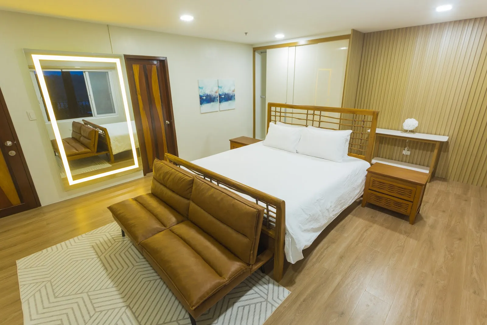 Bedroom with queen bed