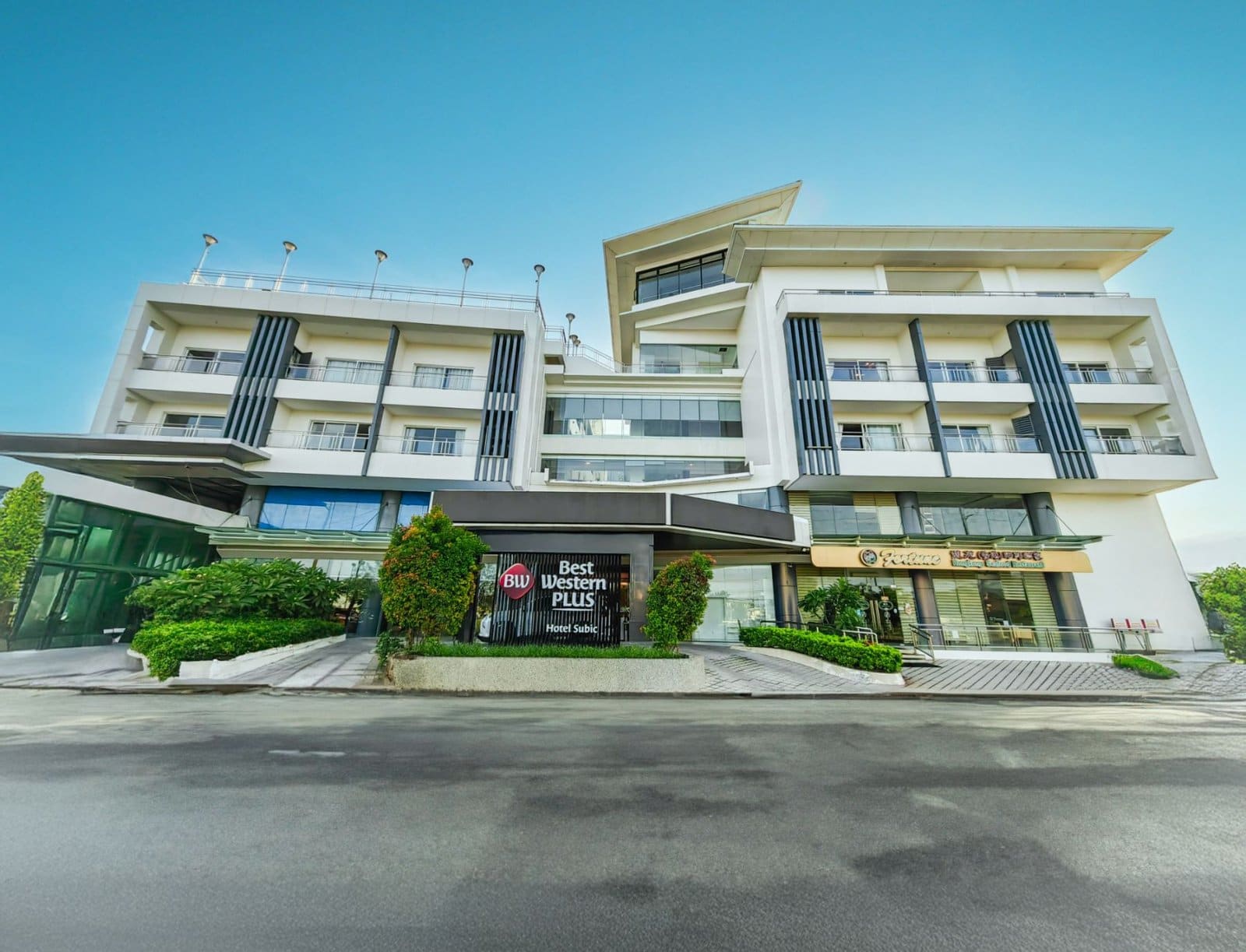 Best Western Plus Hotel Subic — Stays