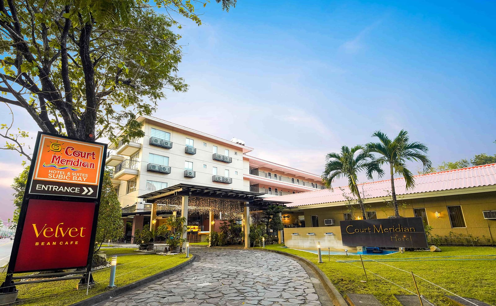 Court Meridian Hotel & Suites, view 2